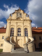 Želiv_průčelí opatského křídla.jpg